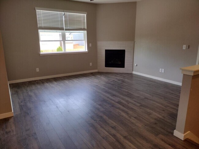 Building Photo - 14563 Piedmontese Dr