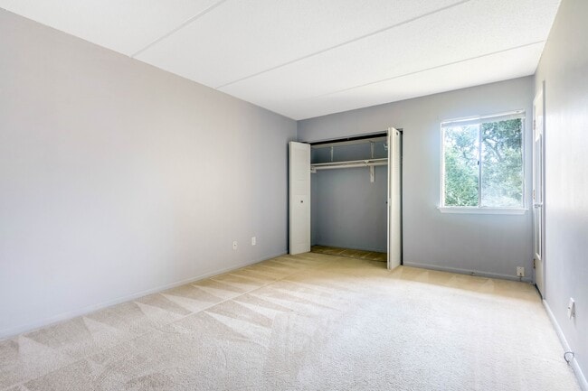 Building Photo - 209 W Miracle Strip Pkwy