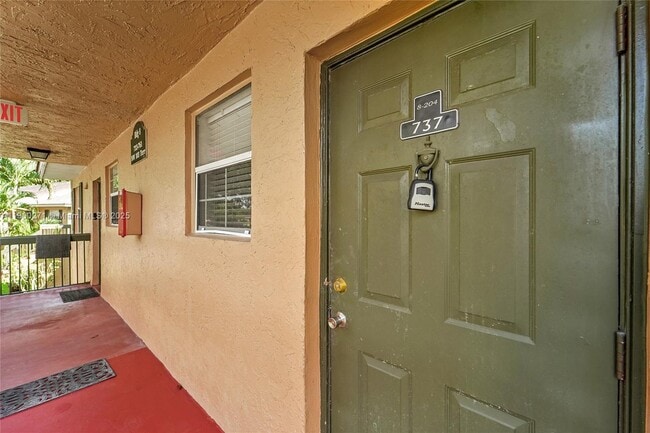 Building Photo - 737 NW 103rd Terrace