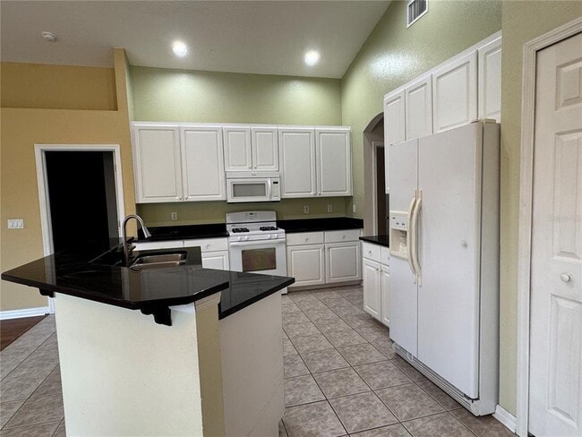 Building Photo - 10207 Quails Landing Ave