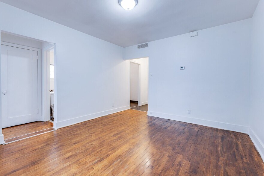 Building Photo - 757 E Warrington Ave