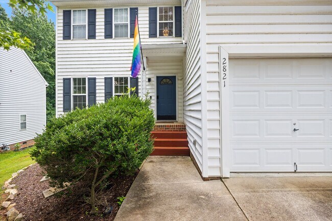 Building Photo - Spacious 3-Bed / 2.5-Bath Home in Southwes...