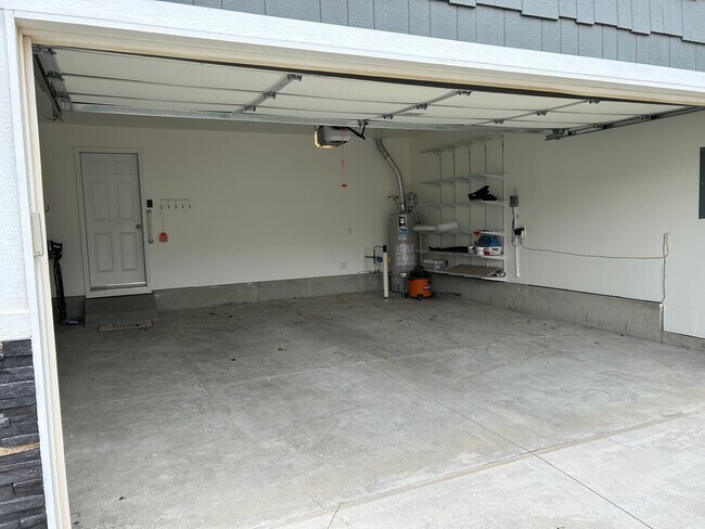 Building Photo - 11416 W Colorado River St