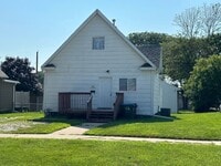 Building Photo - 3 bedroom House