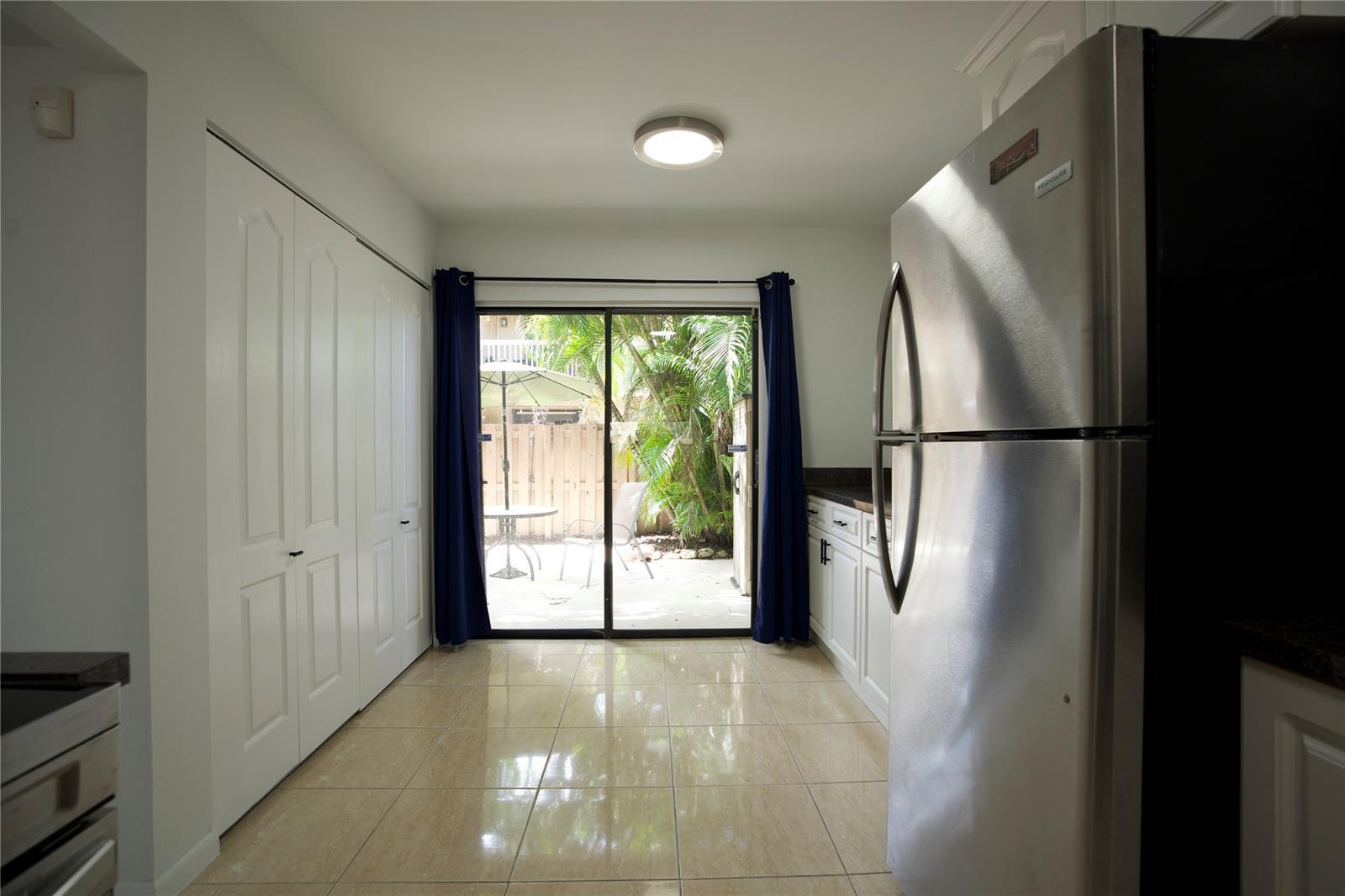 Building Photo - 2125 SW 81st Ave