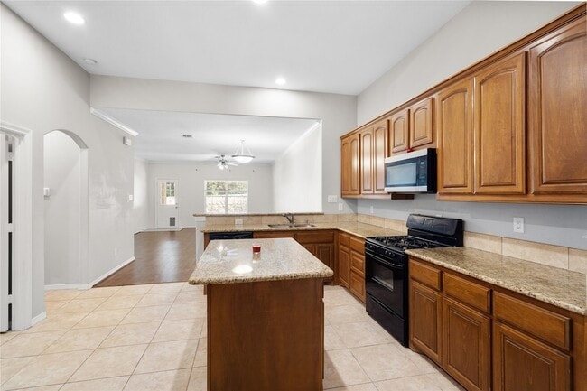 Building Photo - 111 Harbour Town Cir