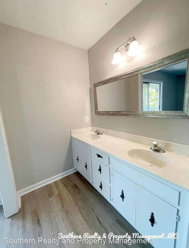 Building Photo - 2 br, 2.5 bath House - 2948 Old Farm Road