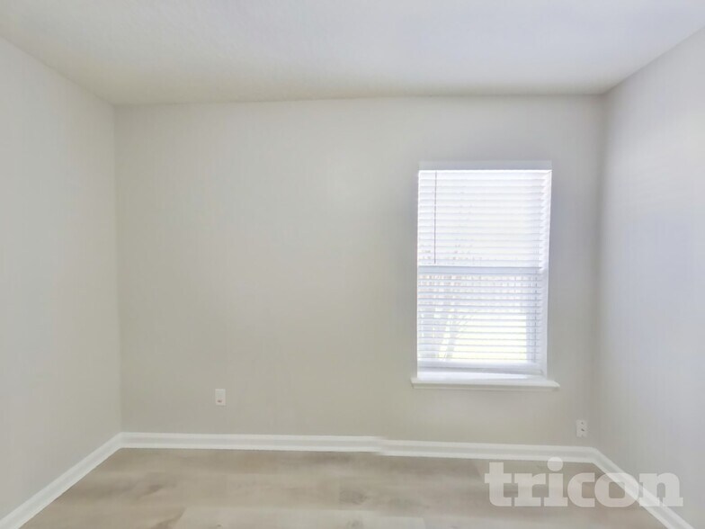 Building Photo - 86531 Cartesian Pointe Dr