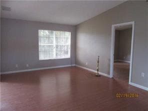 Building Photo - 330 Lakewood Cir E