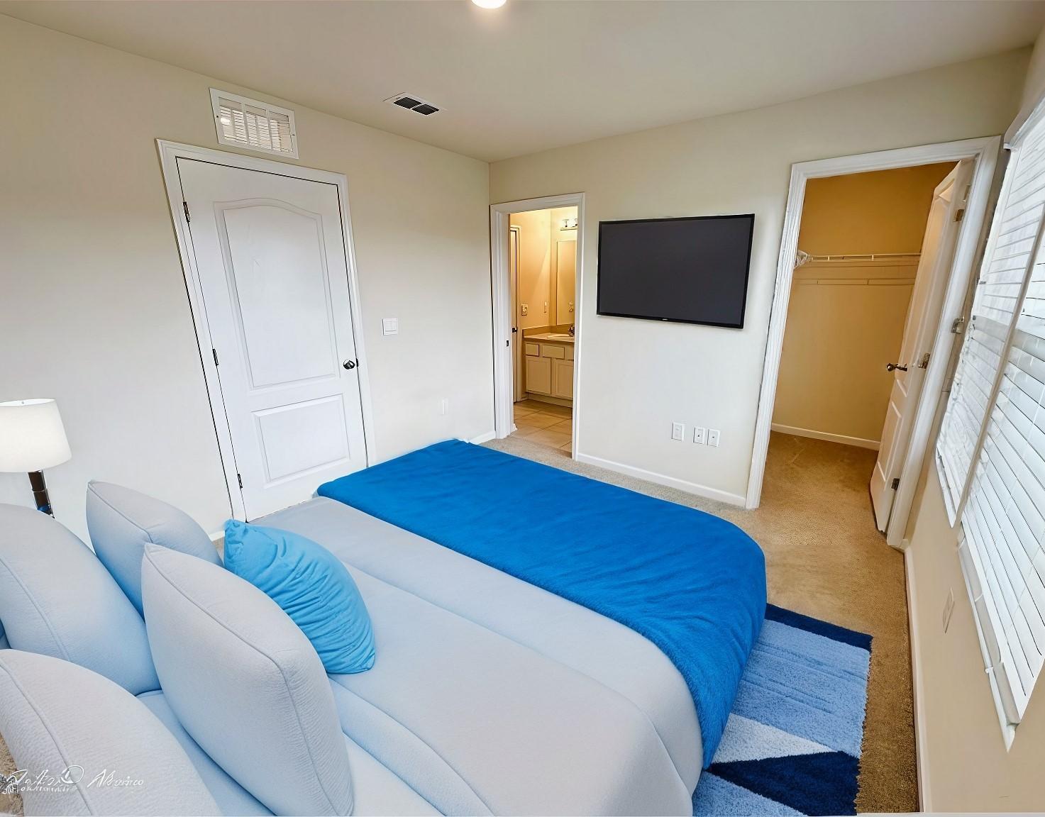 Building Photo - 608 Yellow Oaks Ln