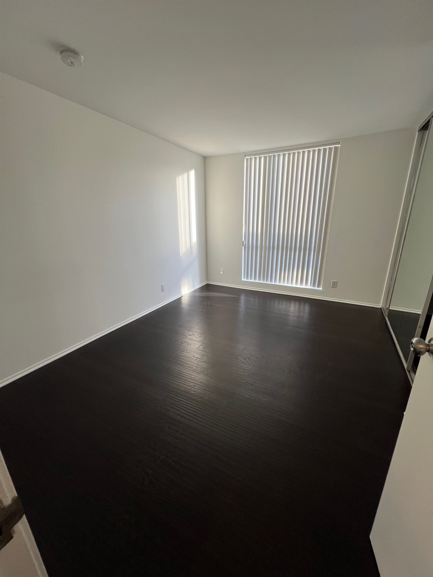 Building Photo - 3050 W 4th St