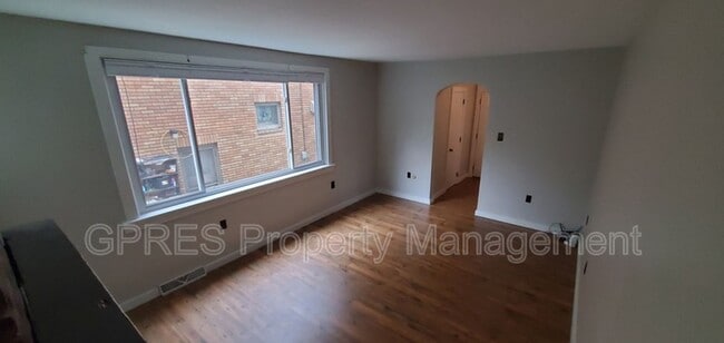 Building Photo - Gorgeous Mt Lebanon Craftsman Home