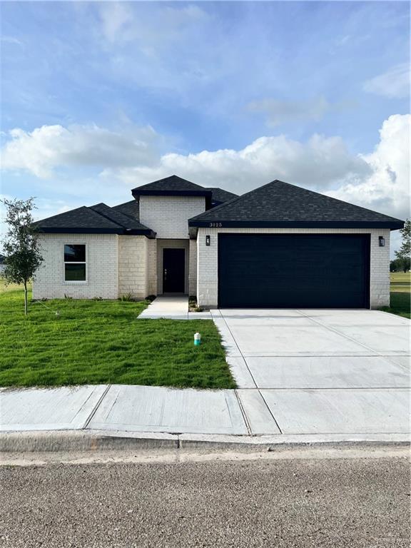 Building Photo - 9 Fairway Dr