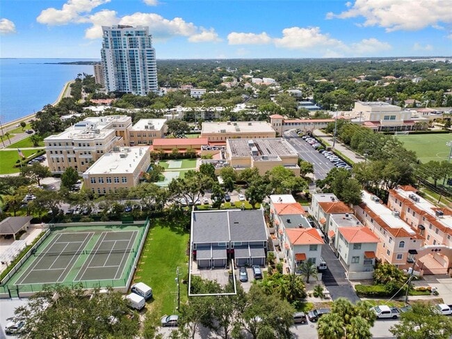 Building Photo - 3010 W Grovewood Ct