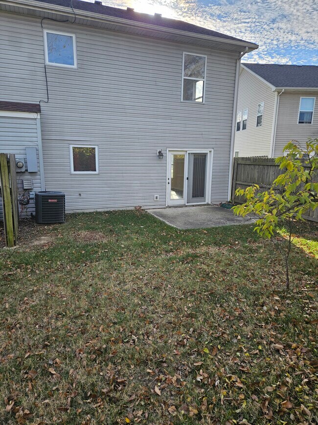 Building Photo - 2006 Rashid Ct