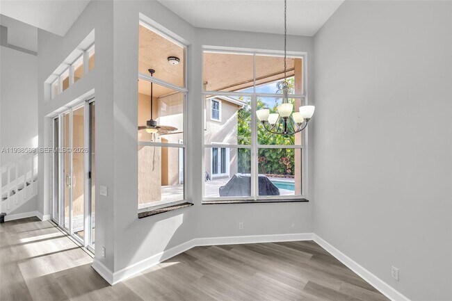 Building Photo - 558 NW 118th Ave