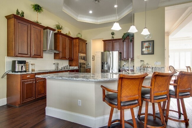 Building Photo - "Charming 3 Bed, 2.5 Bath Rental in Blufft...