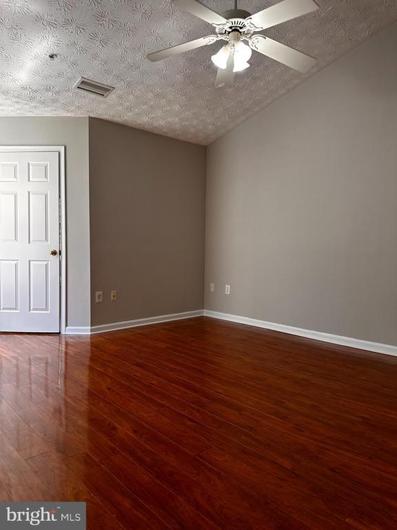 Building Photo - 2722 Thornbrook Ct