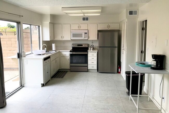 Building Photo - 10325 Elk River Ct