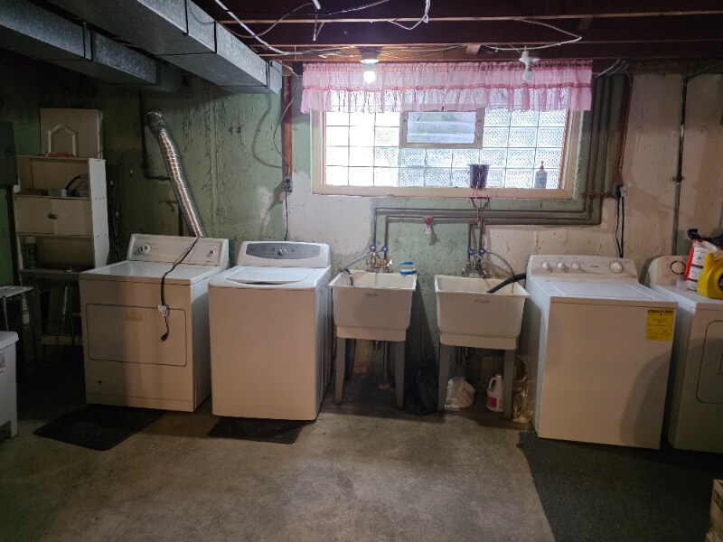 Building Photo - 9783 Hilspach St