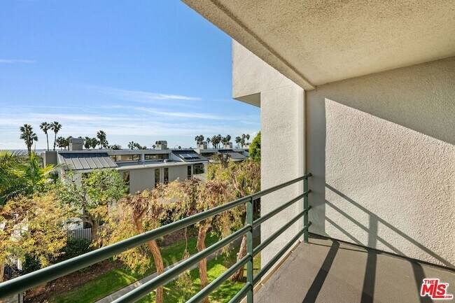 Building Photo - 2920 Neilson Way