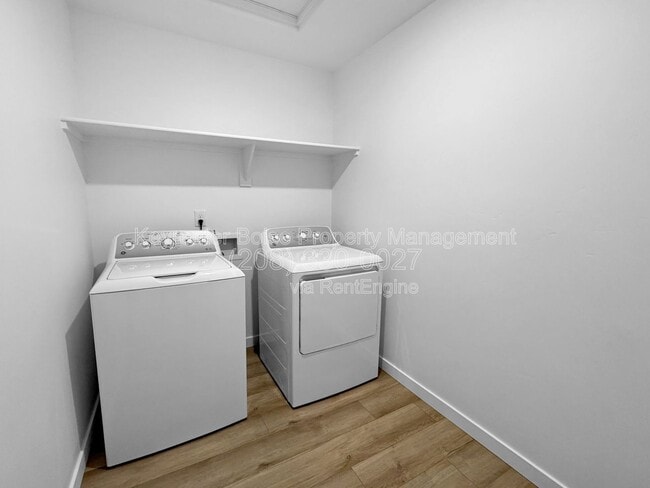 Building Photo - 4120 W Perspective St