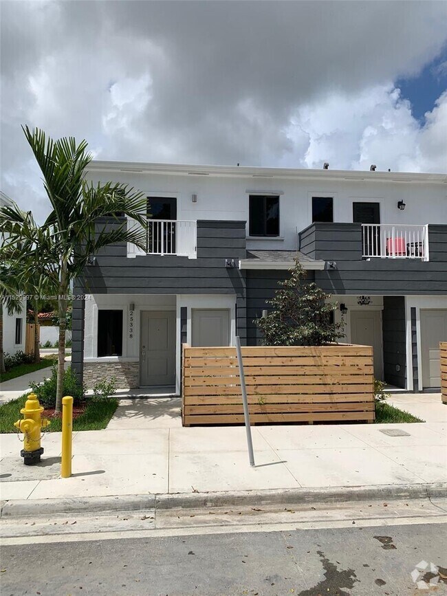 Building Photo - 25338 SW 135th Ave