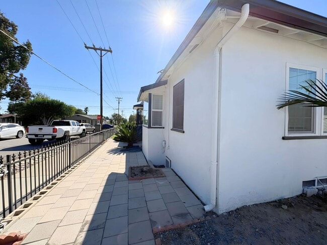 Building Photo - 587 E Arrow Hwy