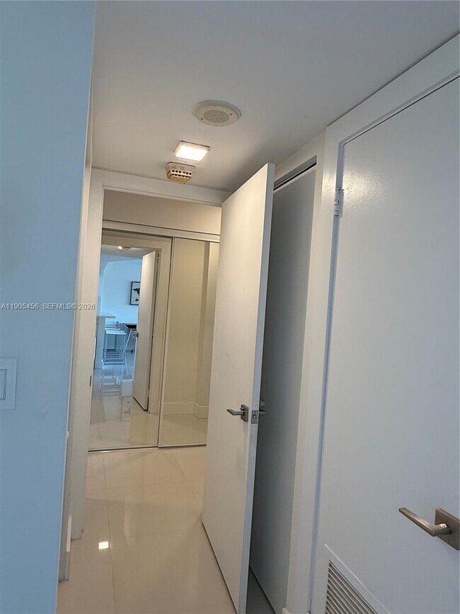 Building Photo - 2780 NE 183rd St