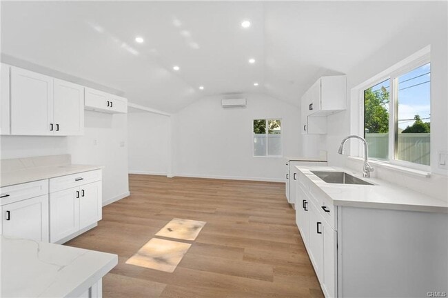 Building Photo - Beautifully remodeled 2-bedroom, 2-bath home, perfectly situated near CSUN