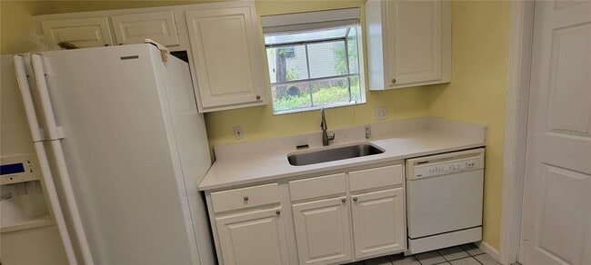 Building Photo - 5250 SW 97th Dr