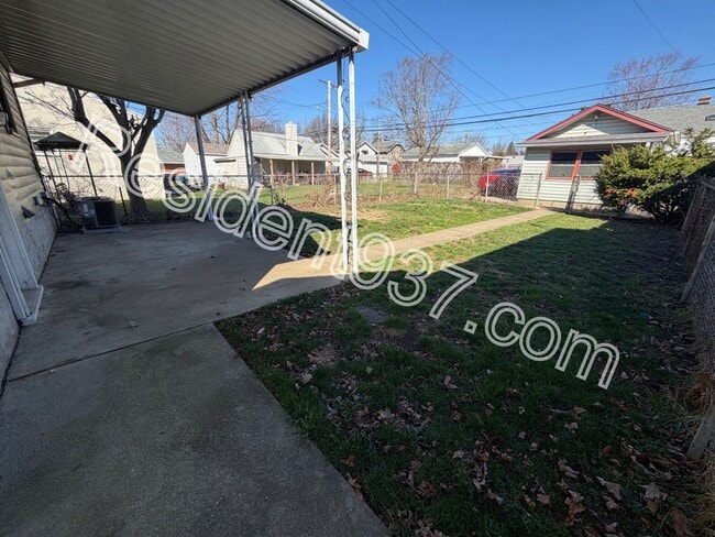 Building Photo - 2 Bed 1 bath Home