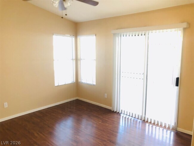 Building Photo - 4836 Minturn Ave