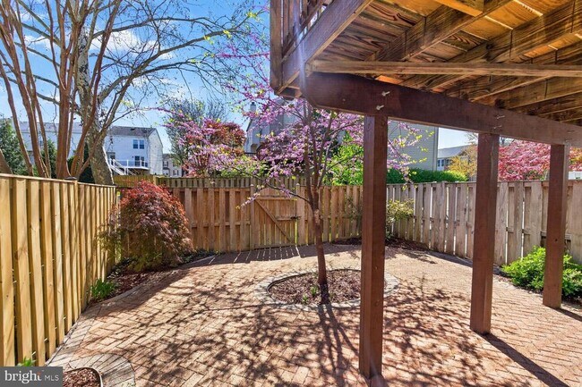 Building Photo - 7409 Gadsby Square