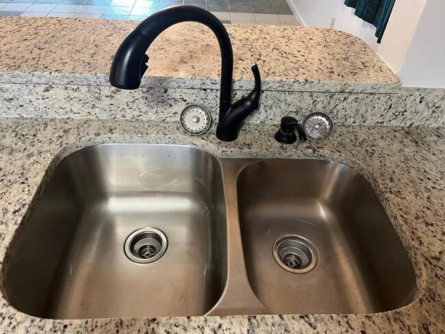 Building Photo - 224 Vista Grande Dr