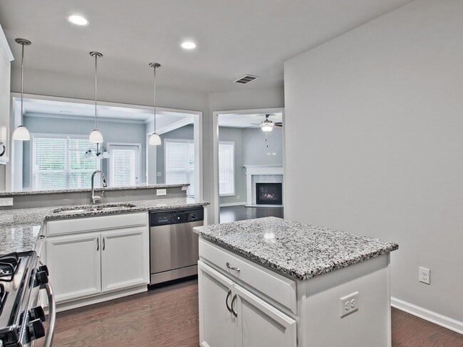 Building Photo - 3166 Cross Creek Dr