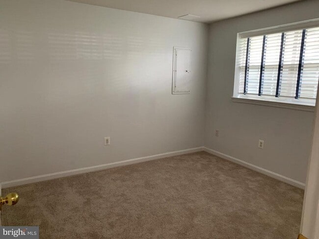 Building Photo - 4850 Marsden Pl