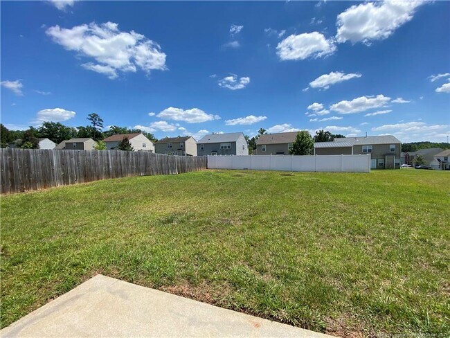 Building Photo - 233 Palace Green Ln