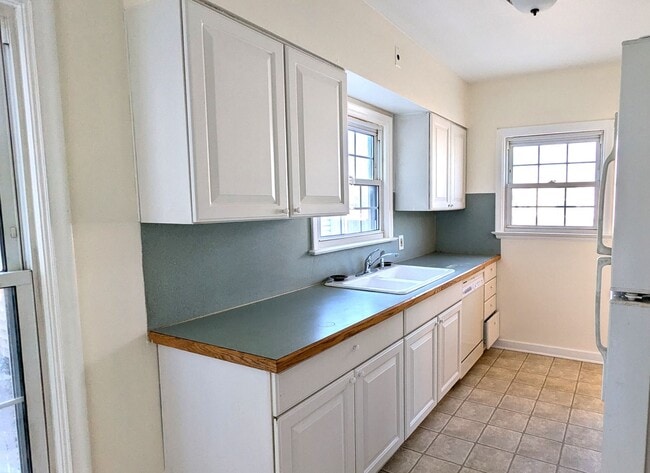 Building Photo - 1383 Montague Ave