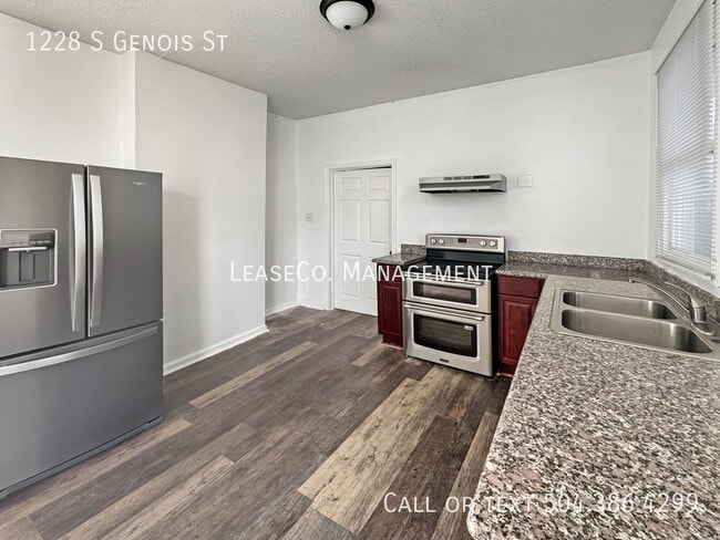 Building Photo - 1228 S Genois St