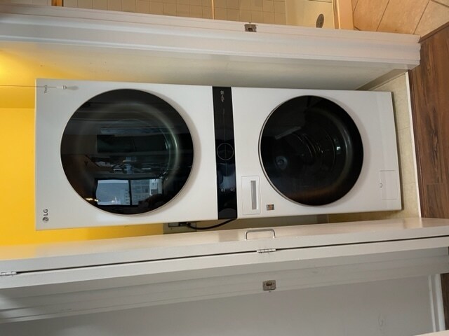 Building Photo - 330 N Jefferson St