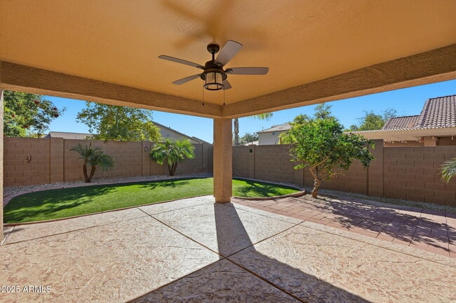 Building Photo - 21663 E Via Del Rancho Rd