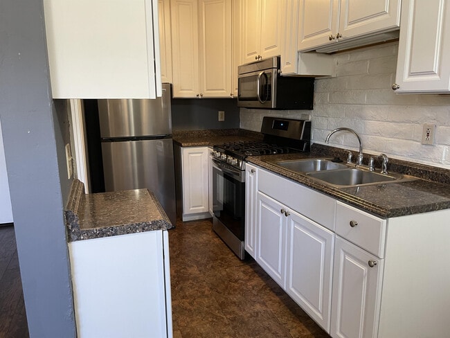 Building Photo - 5931 Howell Dr