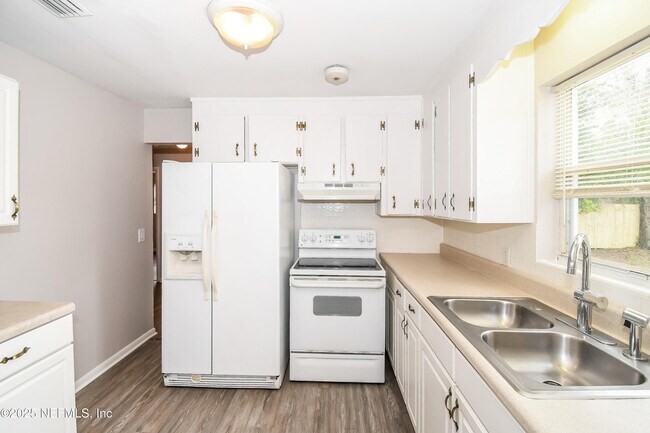 Building Photo - 7603 Quitina Dr