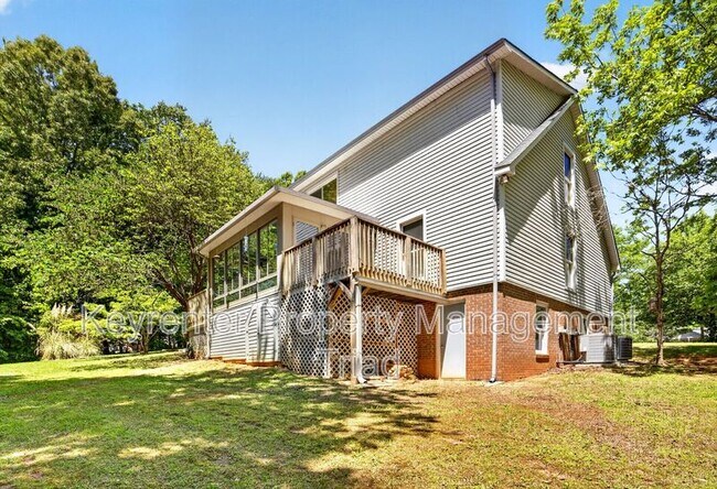 Building Photo - 407 Grenham Rd