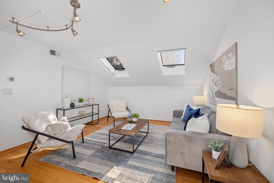 Building Photo - 1930 New Hampshire Ave NW