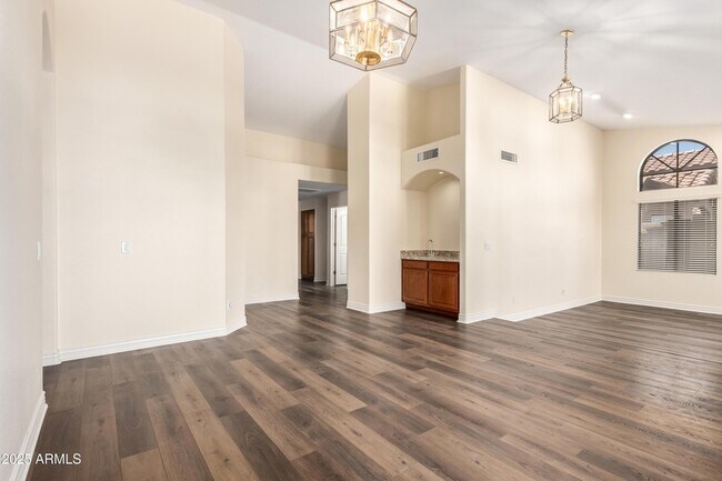 Building Photo - 1517 W Islandia Dr
