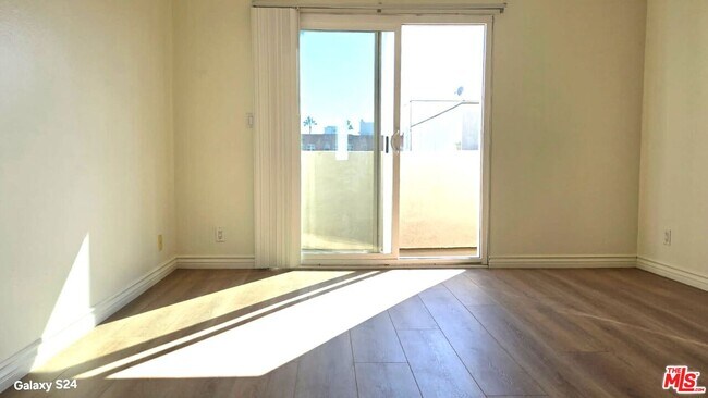 Building Photo - 140 N Berendo St