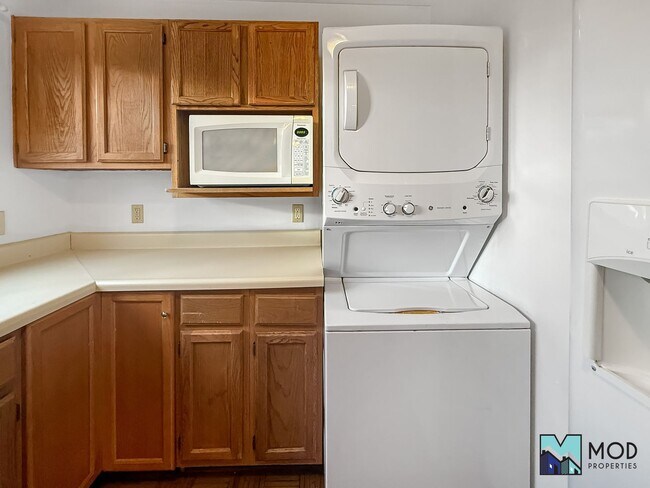 Building Photo - $0 DEPOSIT OPTION!!! CHARMING 3 BED/1 BATH RANCH IN VIRGINIA VILLAGE: HARDWOOD FLOORS, SPACIOUS L...