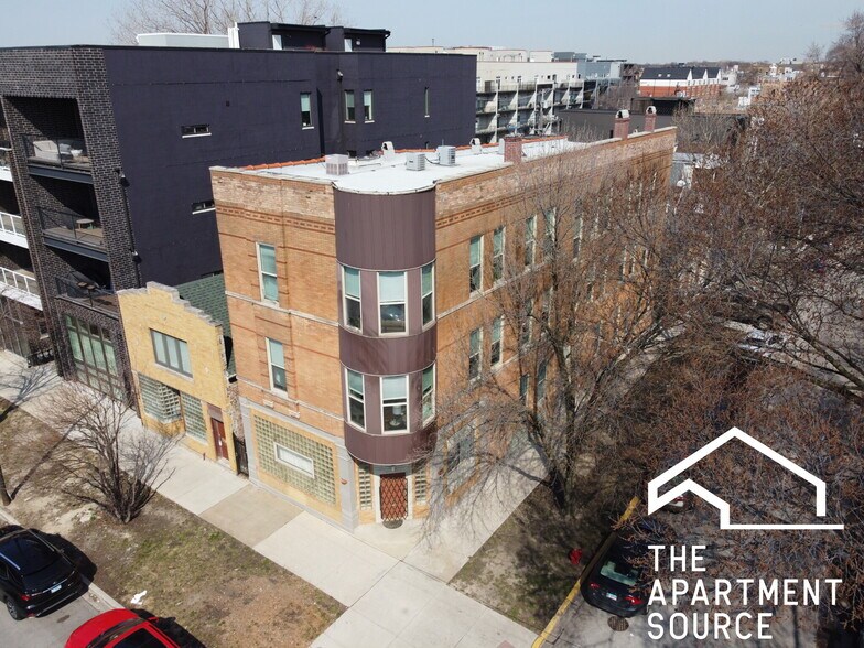 Building Photo - 2738 W Chicago Ave